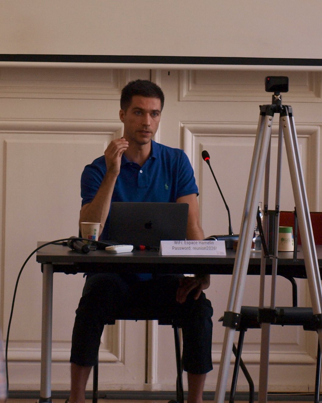 Paul Coindeau en formation, au pupitre